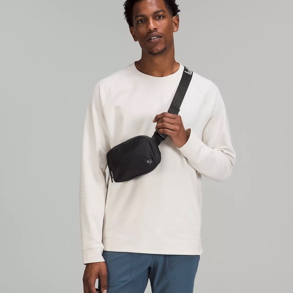 Lululemon Everywhere Belt Bag Black Wordmark - Picture 5 of 8